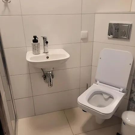 Wynajem Pokoi Krystyna Mroz *